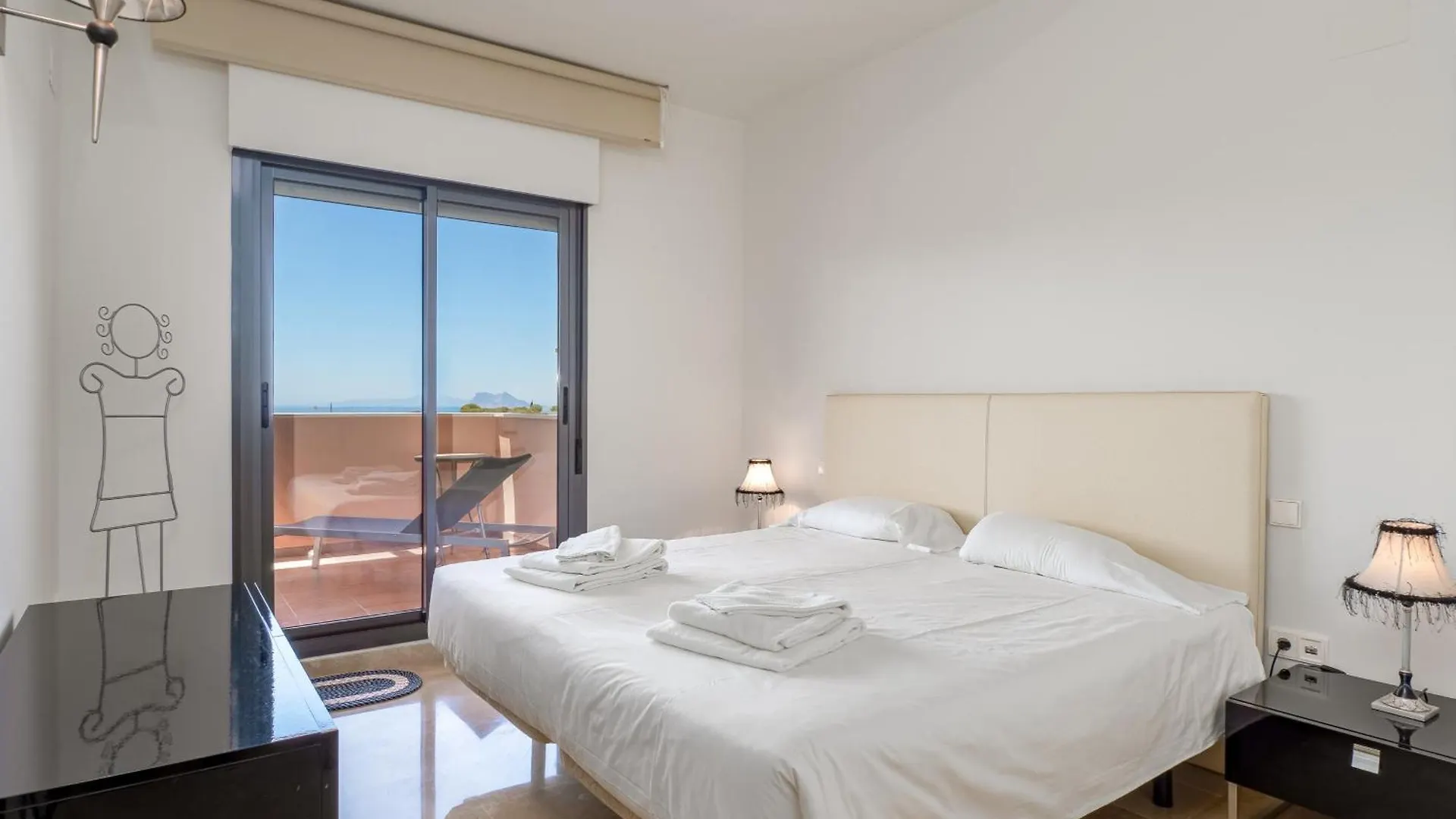 Apartment 2055-Superb 2Bedrooms Apt, Gibraltar And Sea View Manilva Spain