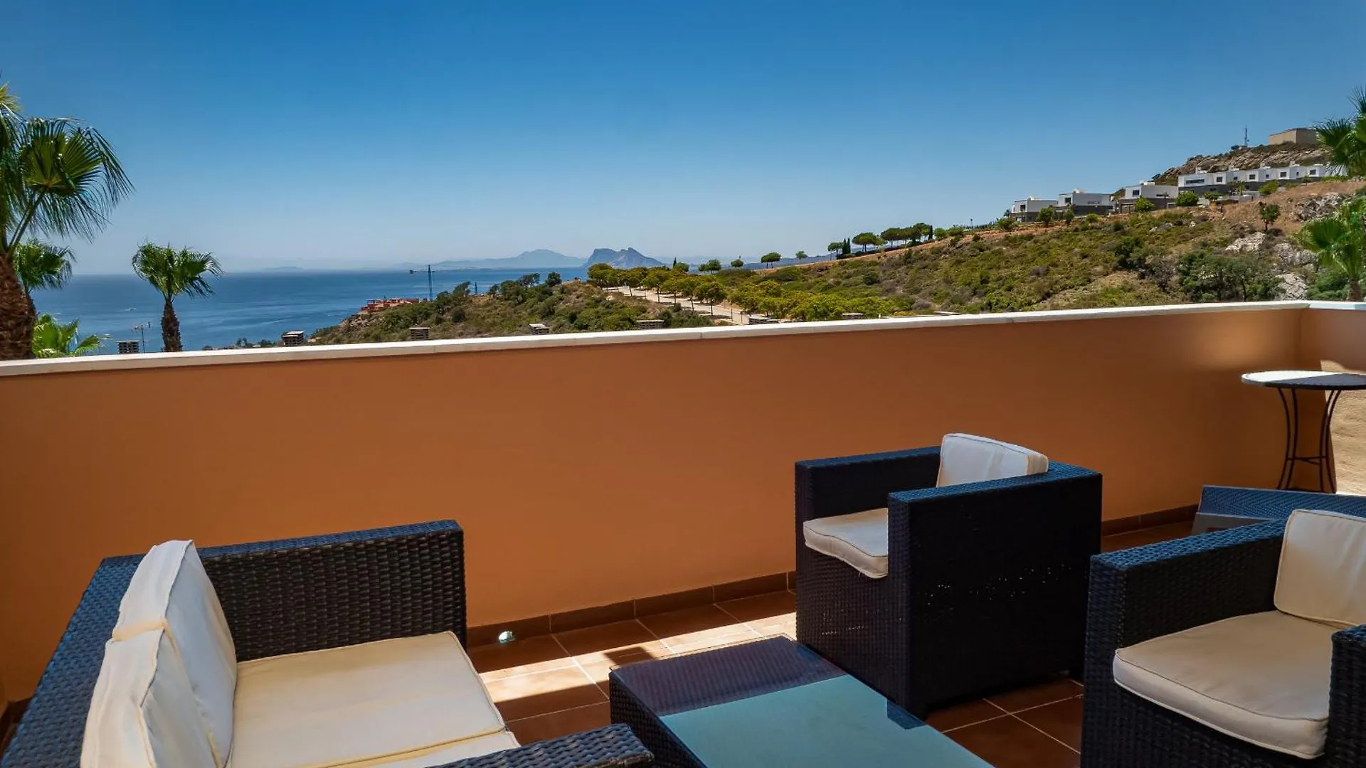 2055-Superb 2Bedrooms Apt, Gibraltar And Sea View 마닐바